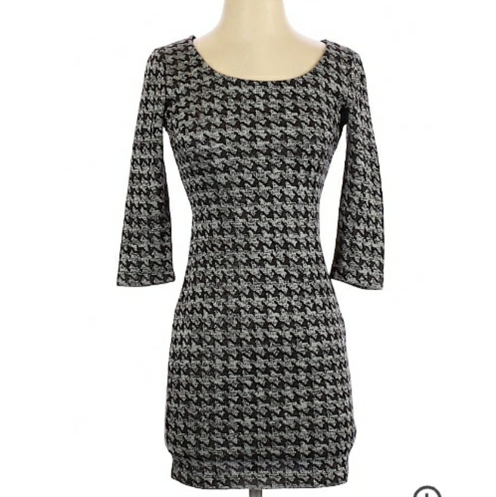 3/$30 Houndstooth Dress
